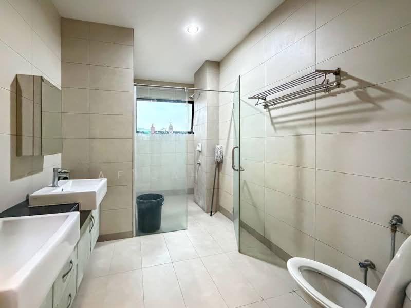 2.5-storey Terraced House for Sale in TTDI Grove (Kajang) - Afiqah zaidi - Bathroom - PropertyGuru.com.my