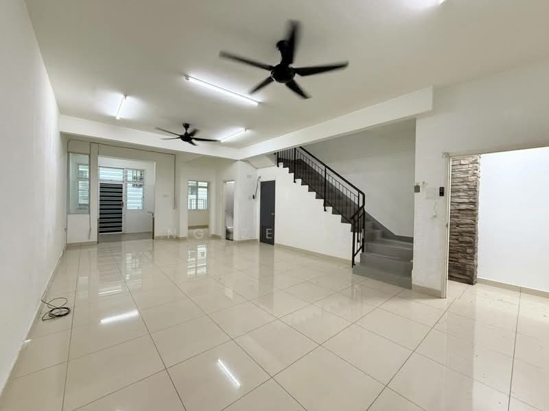 Rumah Teres 2-Tingkat untuk Dijual di Taman Mutiara Rini (Skudai) - NG ZEN XI - Living Room - PropertyGuru.com.my