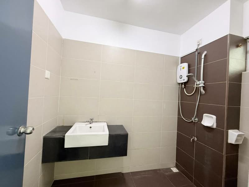 Rumah Teres 2-Tingkat untuk Dijual di Taman Mutiara Rini (Skudai) - NG ZEN XI - Bathroom - PropertyGuru.com.my