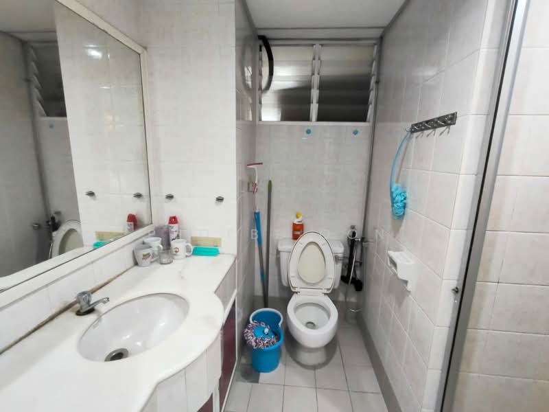 Kondominium untuk Disewa di Mutiara Villa Condominium - Phoebe Oon - Bathroom - PropertyGuru.com.my