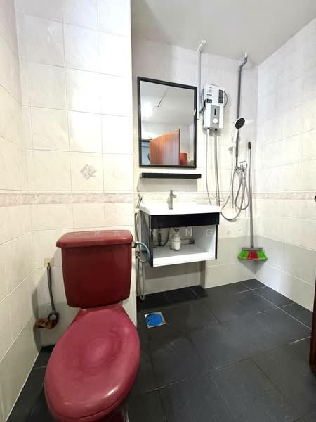 Pangsapuri untuk Dijual di Mewah View Luxurious Apartments - Rain Ng - Bathroom - PropertyGuru.com.my