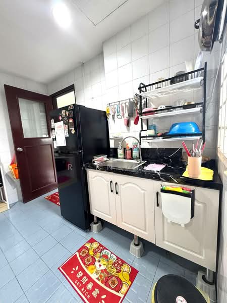 Pangsapuri untuk Dijual di Mewah View Luxurious Apartments - Rain Ng - Kitchen - PropertyGuru.com.my