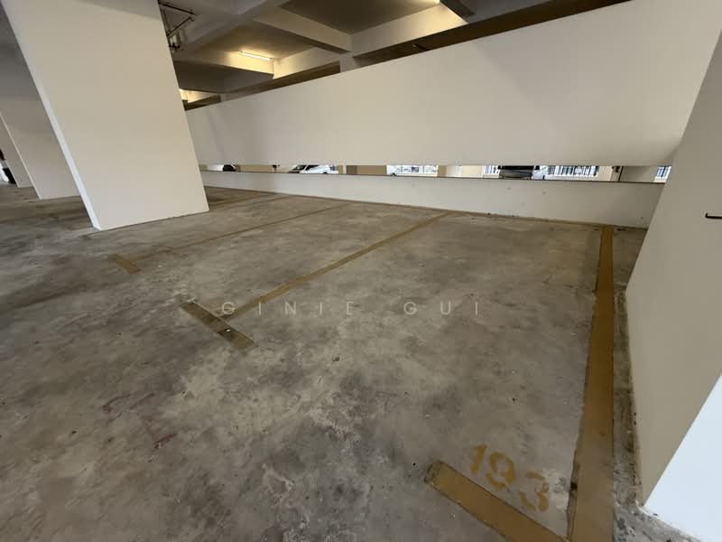 Shop / Office untuk Dijual di Selayang (Selangor) - Ginie Gui - Car Park - PropertyGuru.com.my