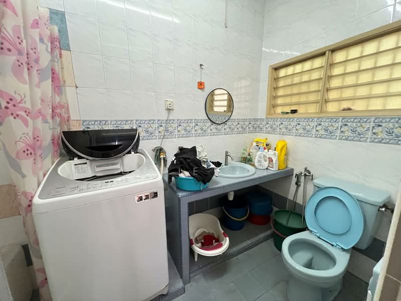 Rumah Teres 2-Tingkat untuk Dijual di Seksyen 2, Taman Kinrara (Puchong) - Ginie Gui - Bathroom - PropertyGuru.com.my