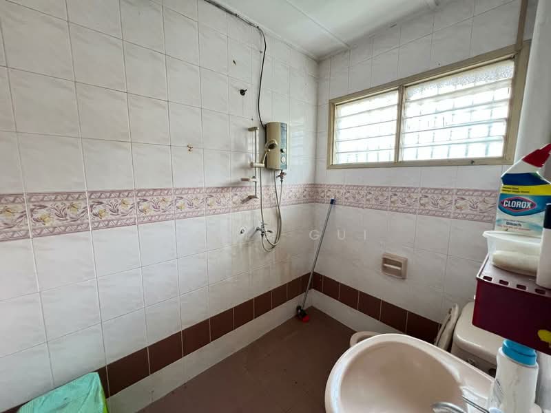 Rumah Teres 2-Tingkat untuk Dijual di Seksyen 2, Taman Kinrara (Puchong) - Ginie Gui - Bathroom - PropertyGuru.com.my