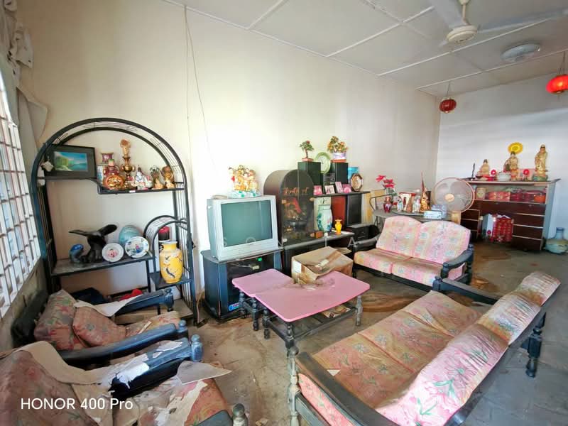 Rumah Teres 1-Tingkat untuk Dijual di Taman Malim Jaya (Bachang) - Jason Tay - Living Room - PropertyGuru.com.my