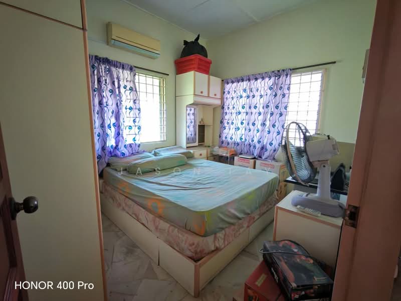 Rumah Teres 1-Tingkat untuk Dijual di Taman Malim Jaya (Bachang) - Jason Tay - Bedroom - PropertyGuru.com.my