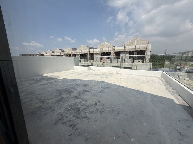 Rumah Teres 3-Tingkat untuk Dijual di Taman Puchong Intan (Puchong) - Ginie Gui - Balcony - PropertyGuru.com.my