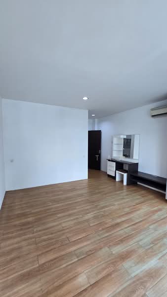 Condominium for Sale at The Ryegates - Jeno Tan - Living Room - PropertyGuru.com.my