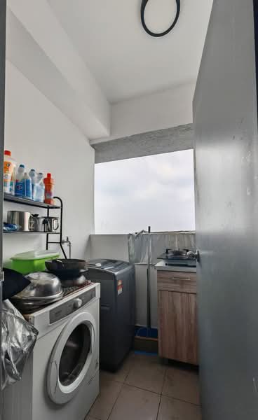 Kediaman Servis untuk Dijual di TRIO By Setia - Ziyang Chen - Balcony - PropertyGuru.com.my
