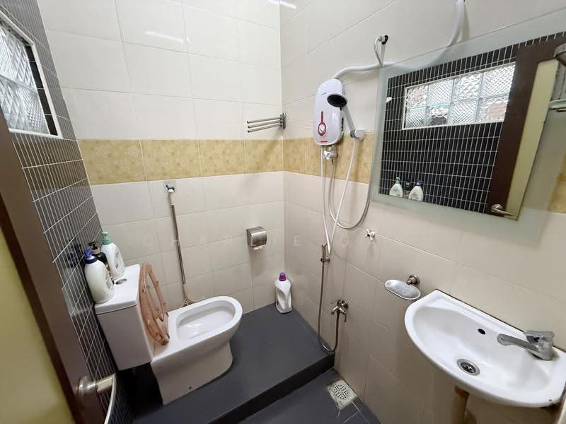 Terraced House for Sale in Taman Bayu Perdana (Klang) - Charlie Gan - Bathroom - PropertyGuru.com.my