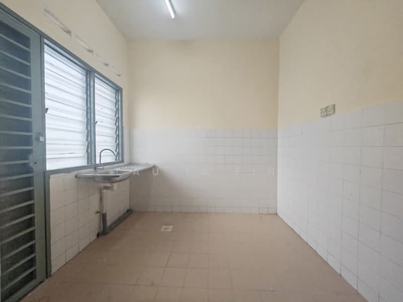 2-storey Terraced House for Sale in Rawang (Selangor) - Lau Ia Ein - Kitchen - PropertyGuru.com.my