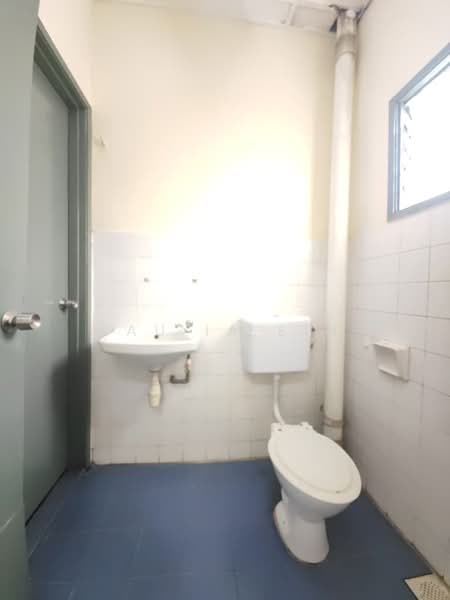 2-storey Terraced House for Sale in Rawang (Selangor) - Lau Ia Ein - Bathroom - PropertyGuru.com.my