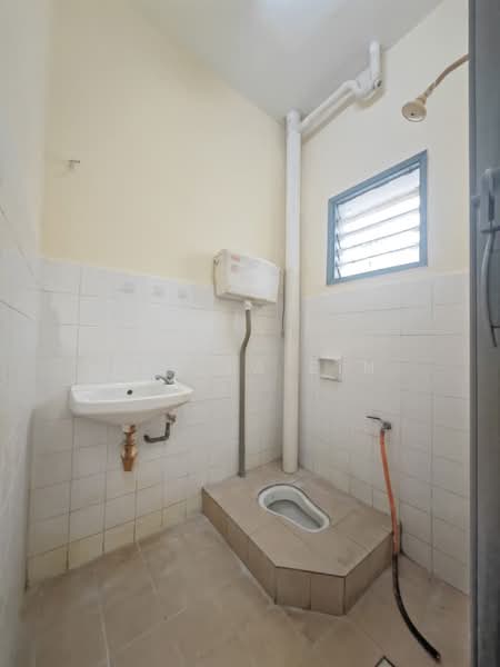 2-storey Terraced House for Sale in Rawang (Selangor) - Lau Ia Ein - Bathroom - PropertyGuru.com.my
