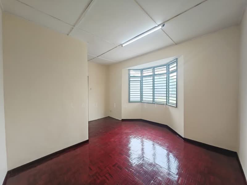 2-storey Terraced House for Sale in Rawang (Selangor) - Lau Ia Ein - Living Room - PropertyGuru.com.my