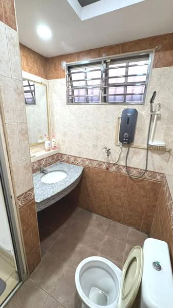 Semi-Detached House for Sale in Taman Perling (Perling) - Christina Ang - Bathroom - PropertyGuru.com.my
