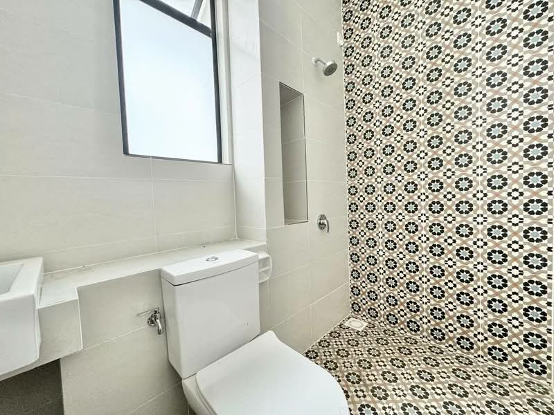 Rumah Berkembar untuk Dijual di Eco Grandeur (Puncak Alam) - Afiqah zaidi - Bathroom - PropertyGuru.com.my