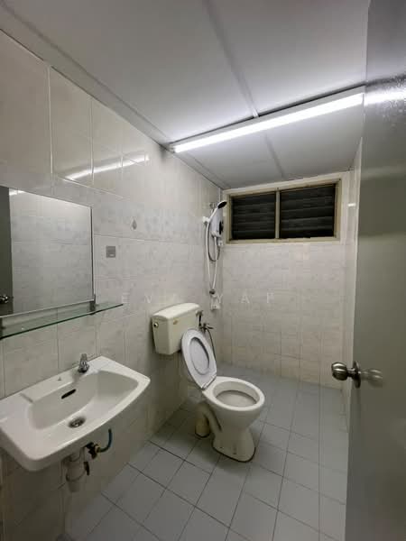 Kondominium untuk Disewa di Idaman Sutera - Eva Yap - Bathroom - PropertyGuru.com.my