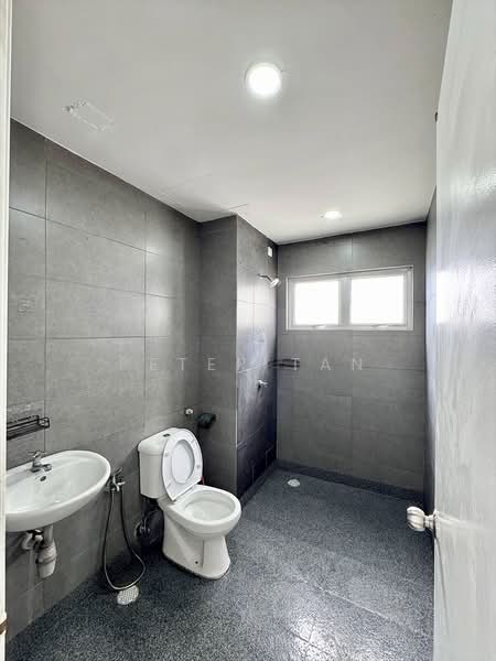Kediaman Servis untuk Disewa di Maxim Citylights @ Sentul KL - Peter Tan - Bathroom - PropertyGuru.com.my