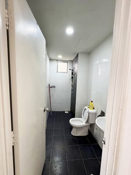 Kediaman Servis untuk Disewa di Maxim Citylights @ Sentul KL - Peter Tan - Bathroom - PropertyGuru.com.my