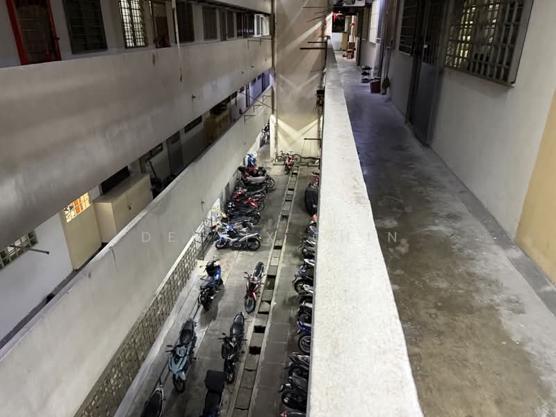 Rumah Flat untuk Dijual di Pandan Ria (Block D) - Dennix Chin - Exterior - PropertyGuru.com.my