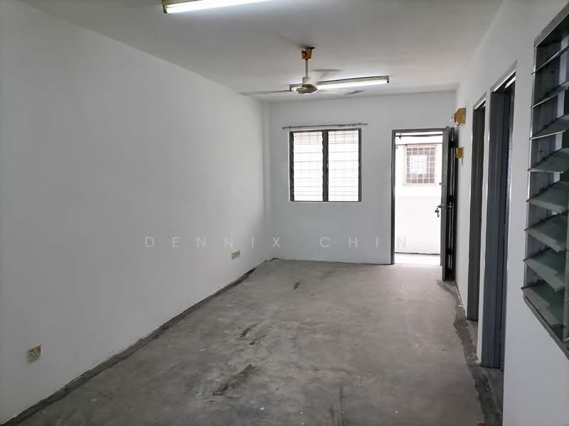 Rumah Flat untuk Dijual di Pandan Ria (Block D) - Dennix Chin - Living Room - PropertyGuru.com.my