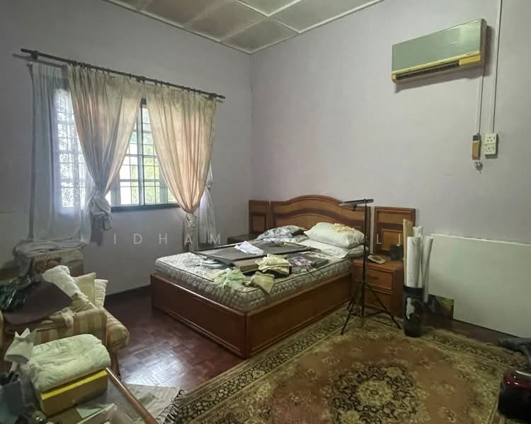 Bungalow House for Sale in Perkampungan Pelindung Maju (Beserah) - Idham Che'Ali - Bedroom - PropertyGuru.com.my