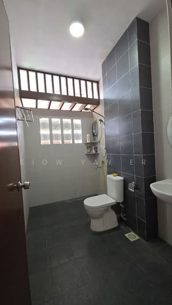 Rumah Kluster untuk Dijual di Taman Sutera Utama (Skudai) - Siow Yan Er - Bathroom - PropertyGuru.com.my