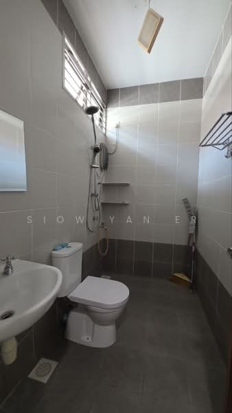 Rumah Kluster untuk Dijual di Taman Sutera Utama (Skudai) - Siow Yan Er - Bathroom - PropertyGuru.com.my