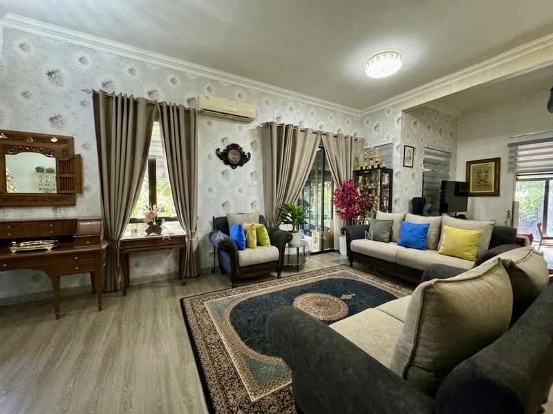 Rumah Berkembar untuk Dijual di Glenmarie Cove (Klang) - Adaw Zain - Living Room - PropertyGuru.com.my