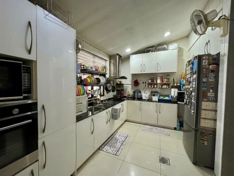 Rumah Berkembar untuk Dijual di Glenmarie Cove (Klang) - Adaw Zain - Kitchen - PropertyGuru.com.my