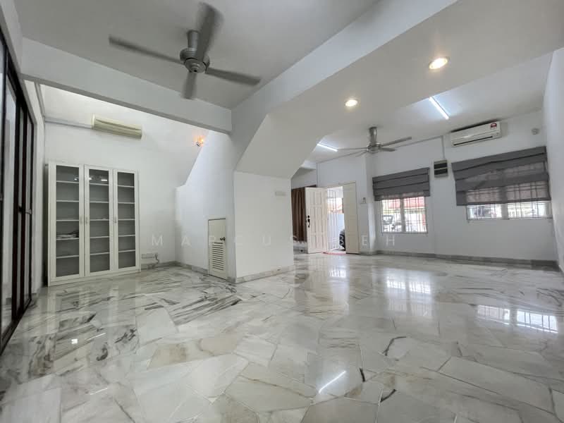 Rumah Teres 2-Tingkat untuk Dijual di Putra Heights (Subang Jaya) - Marcus Beh - Living Room - PropertyGuru.com.my