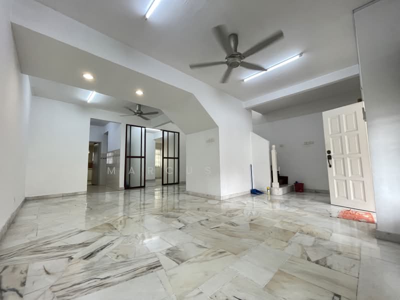 Rumah Teres 2-Tingkat untuk Dijual di Putra Heights (Subang Jaya) - Marcus Beh - Living Room - PropertyGuru.com.my
