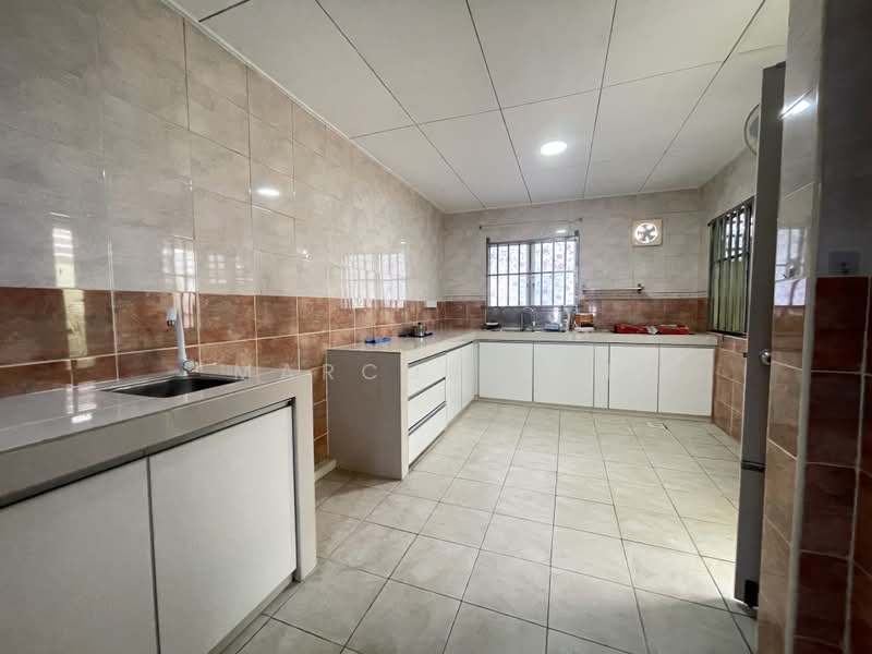 Rumah Teres 2-Tingkat untuk Dijual di Putra Heights (Subang Jaya) - Marcus Beh - Kitchen - PropertyGuru.com.my