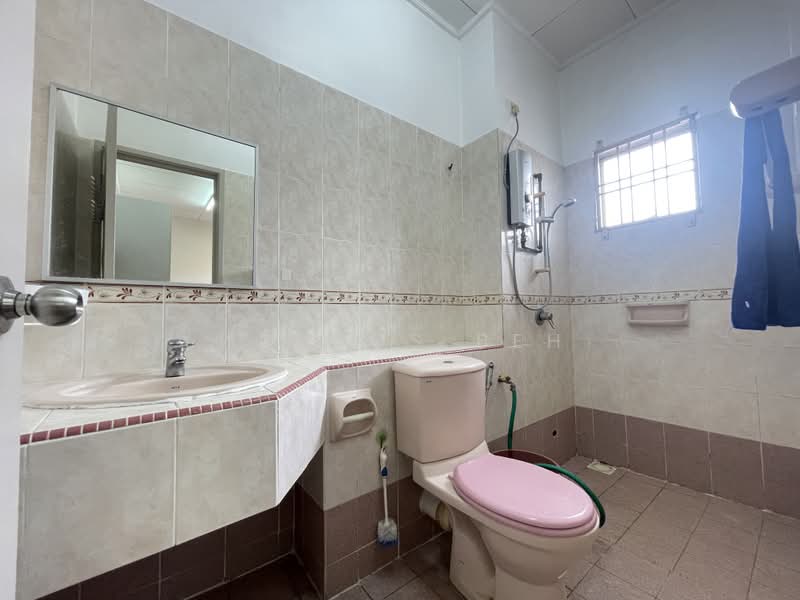 Rumah Teres 2-Tingkat untuk Dijual di Putra Heights (Subang Jaya) - Marcus Beh - Bathroom - PropertyGuru.com.my