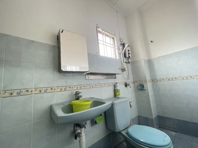 Rumah Teres 2-Tingkat untuk Dijual di Putra Heights (Subang Jaya) - Marcus Beh - Bathroom - PropertyGuru.com.my