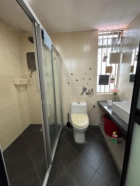 Rumah Teres 2-Tingkat untuk Dijual di Taman Bukit Maluri (Kepong) - Nic Low - Bathroom - PropertyGuru.com.my