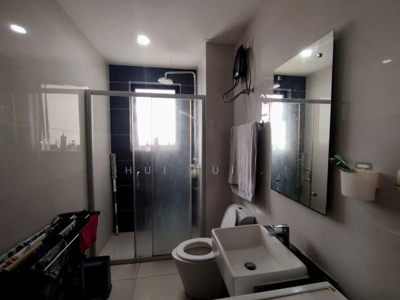 Condominium for Rent at Bay Point @ Country Garden Danga Bay - Hui Hui . - Bathroom - PropertyGuru.com.my