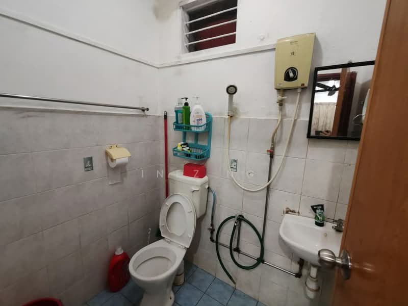 Pangsapuri untuk Dijual di Villa Krystal @ Bandar Selesa Jaya - Inez Ng - Bathroom - PropertyGuru.com.my