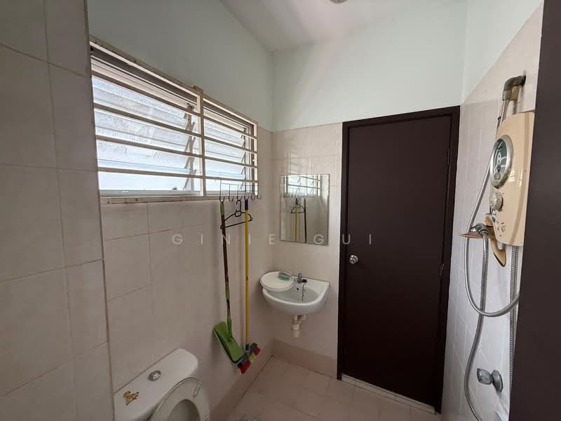 2-storey Terraced House for Sale in Taman Puchong Tekali (Puchong) - Ginie Gui - Bathroom - PropertyGuru.com.my