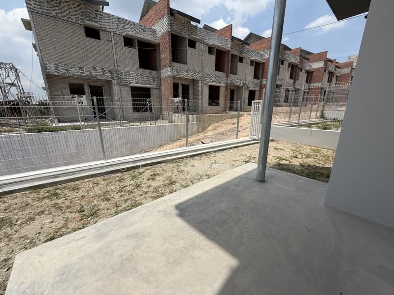 2-storey Terraced House for Sale in Saujana Puchong (Puchong) - Ginie Gui - Back Yard - PropertyGuru.com.my