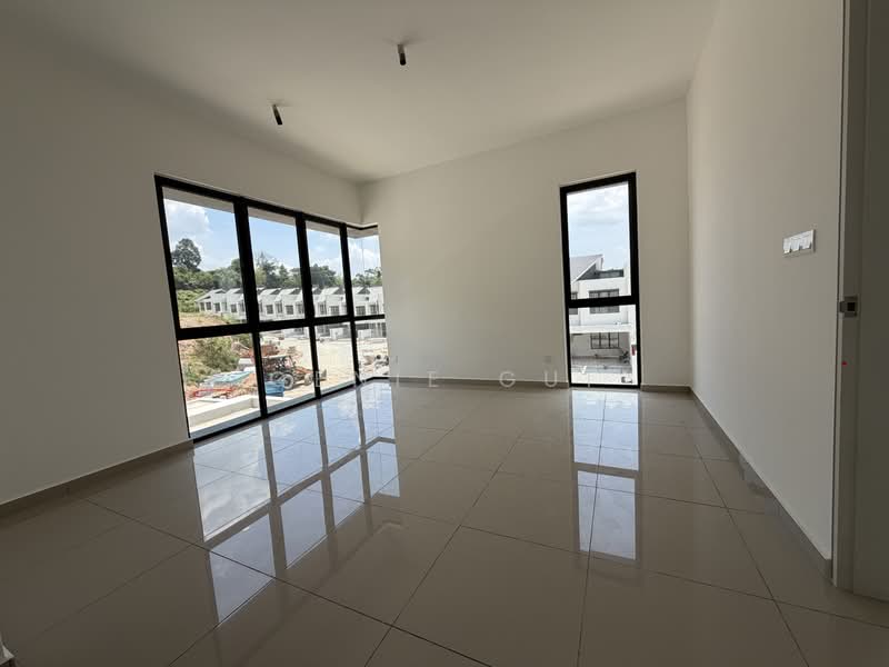 2-storey Terraced House for Sale in Saujana Puchong (Puchong) - Ginie Gui - Master Room - PropertyGuru.com.my