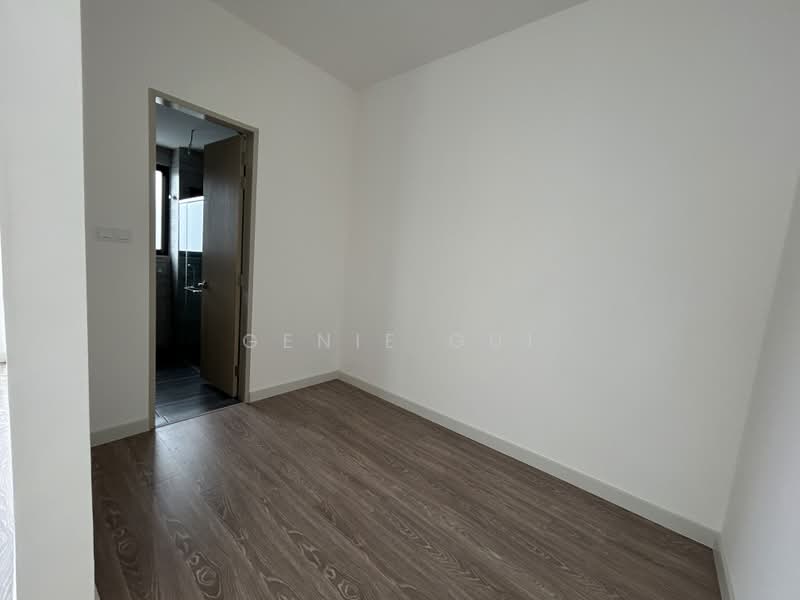 Rumah Kluster untuk Dijual di Abadi Heights (Puchong) - Ginie Gui - Master Room wardrobe area - PropertyGuru.com.my