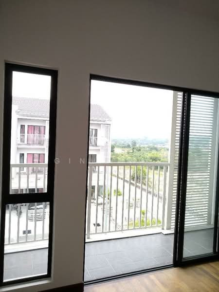 2.5-storey Terraced House for Sale in Puchong (Selangor) - Ginie Gui - Balcony - PropertyGuru.com.my