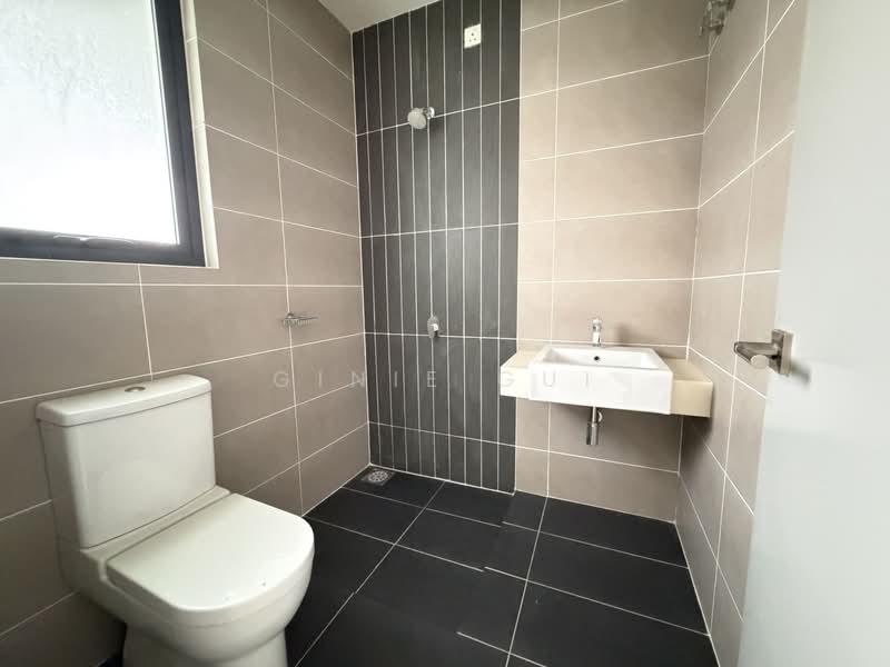Semi-Detached House for Sale in D'Island (Puchong) - Ginie Gui - Bathroom - PropertyGuru.com.my