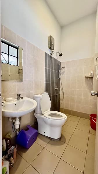 Semi-Detached House for Sale in Bandar Nusaputra (Puchong) - Ginie Gui - Bathroom - PropertyGuru.com.my