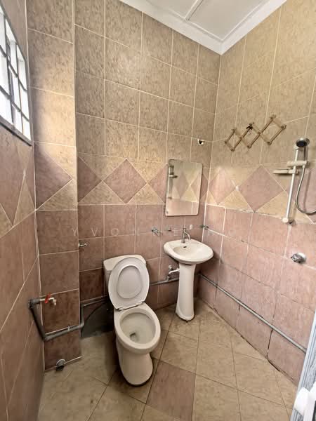 Rumah Teres 2-Tingkat untuk Dijual di Mahkota Cheras (Cheras) - Yvonne Ho - Bathroom - PropertyGuru.com.my