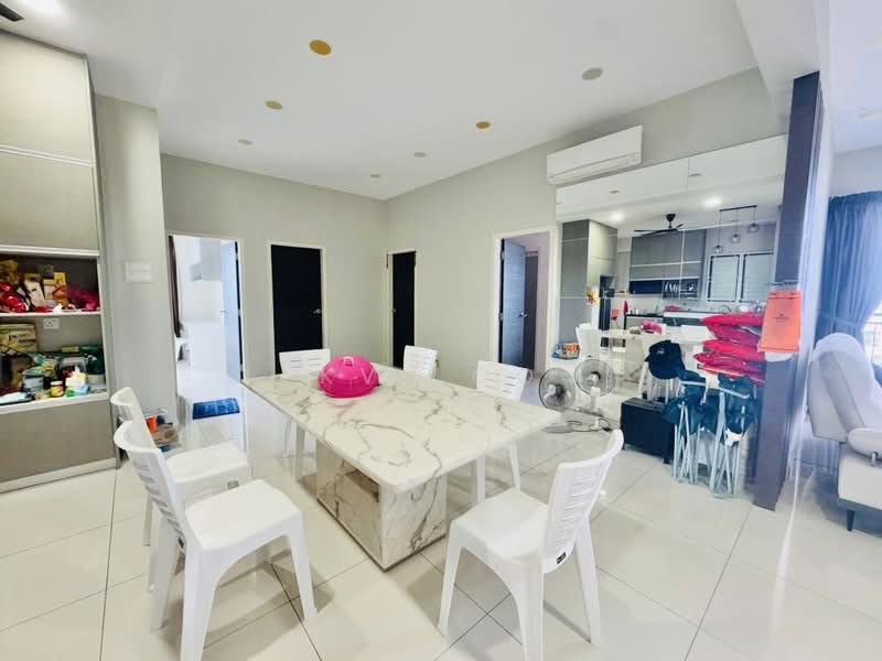Kondominium untuk Dijual di Skyview Residence - KV LOO - Dining Room - PropertyGuru.com.my