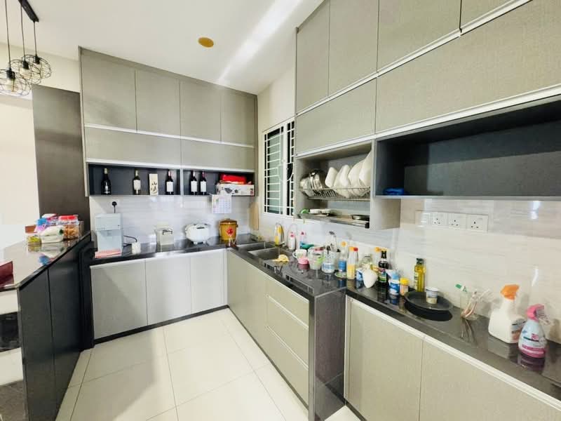 Kondominium untuk Dijual di Skyview Residence - KV LOO - Kitchen - PropertyGuru.com.my