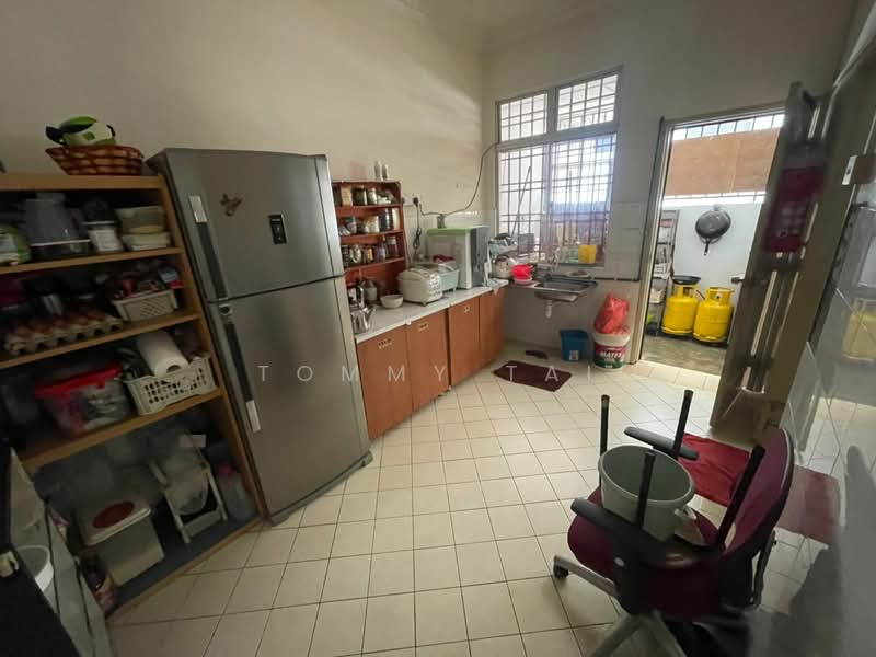 2-storey Terraced House for Sale in Taman Seri Orkid (Skudai) - Tommy Tai - Kitchen - PropertyGuru.com.my